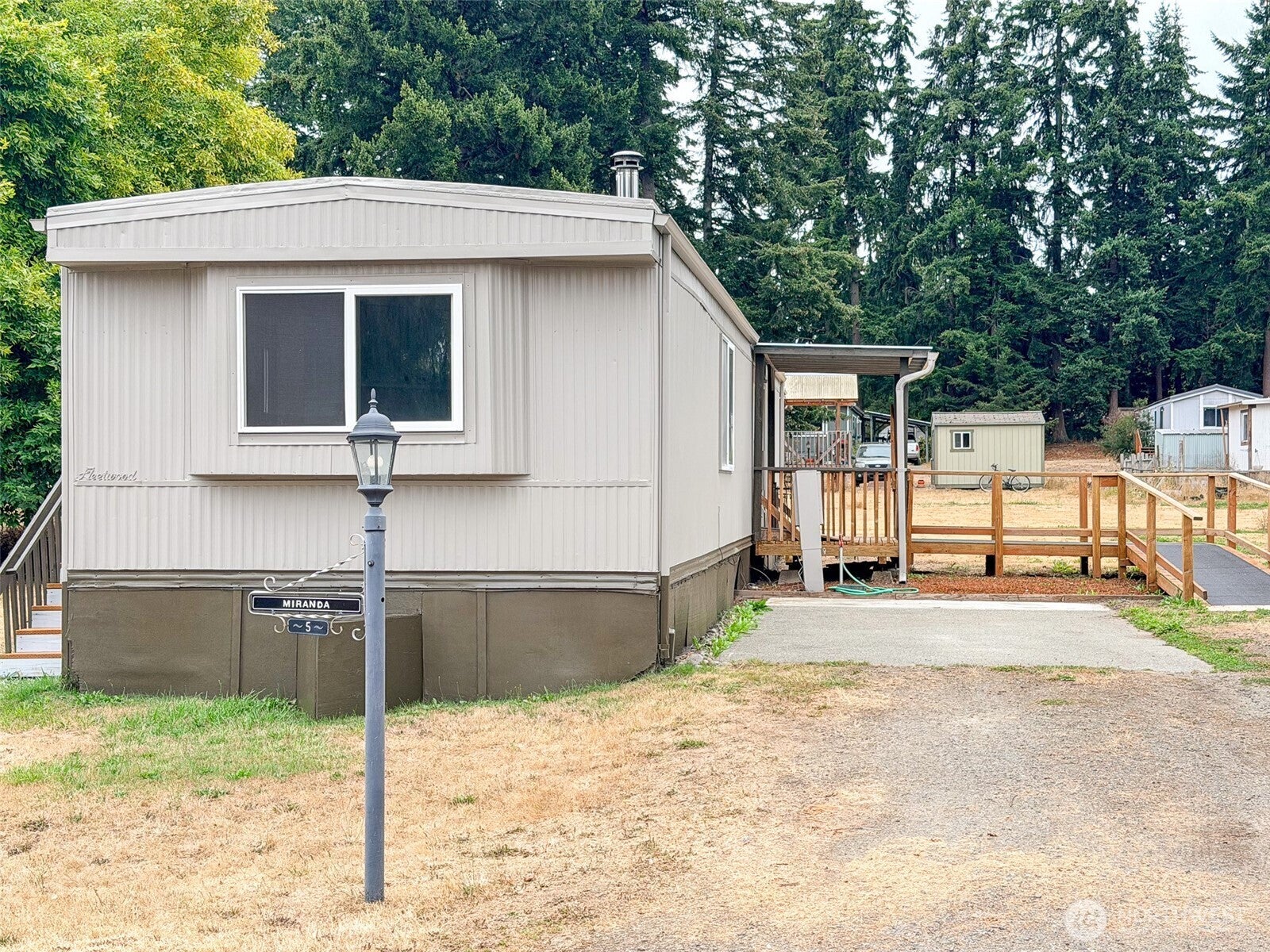 611 Cedar Drive 5 — photo