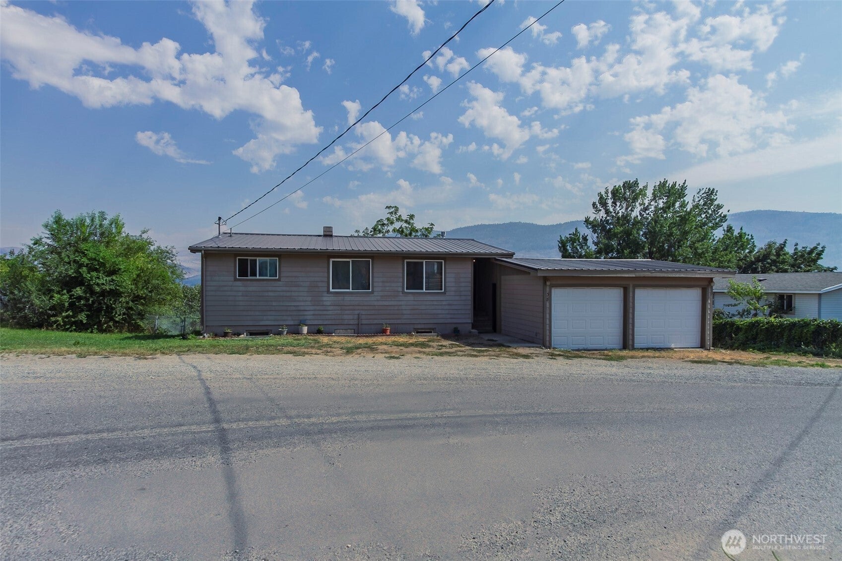 38 Hart Road — photo