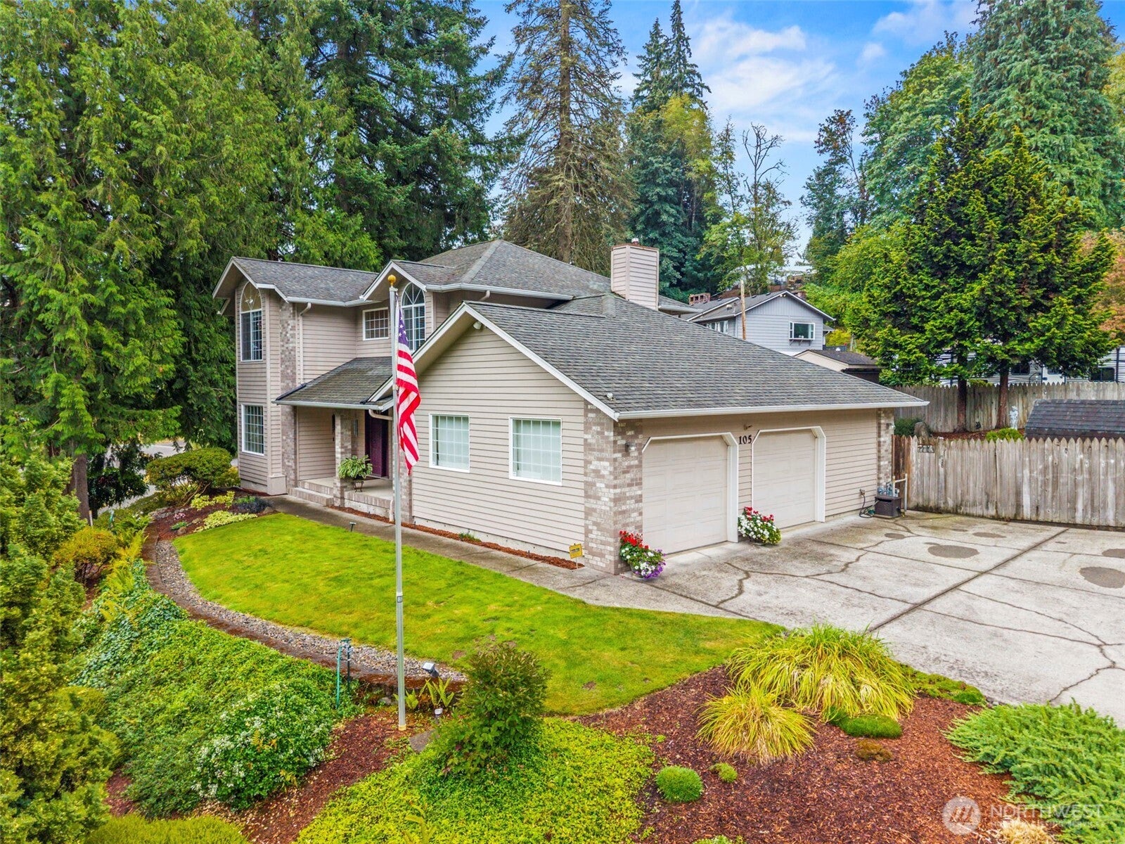 105 Inglewood Park — photo