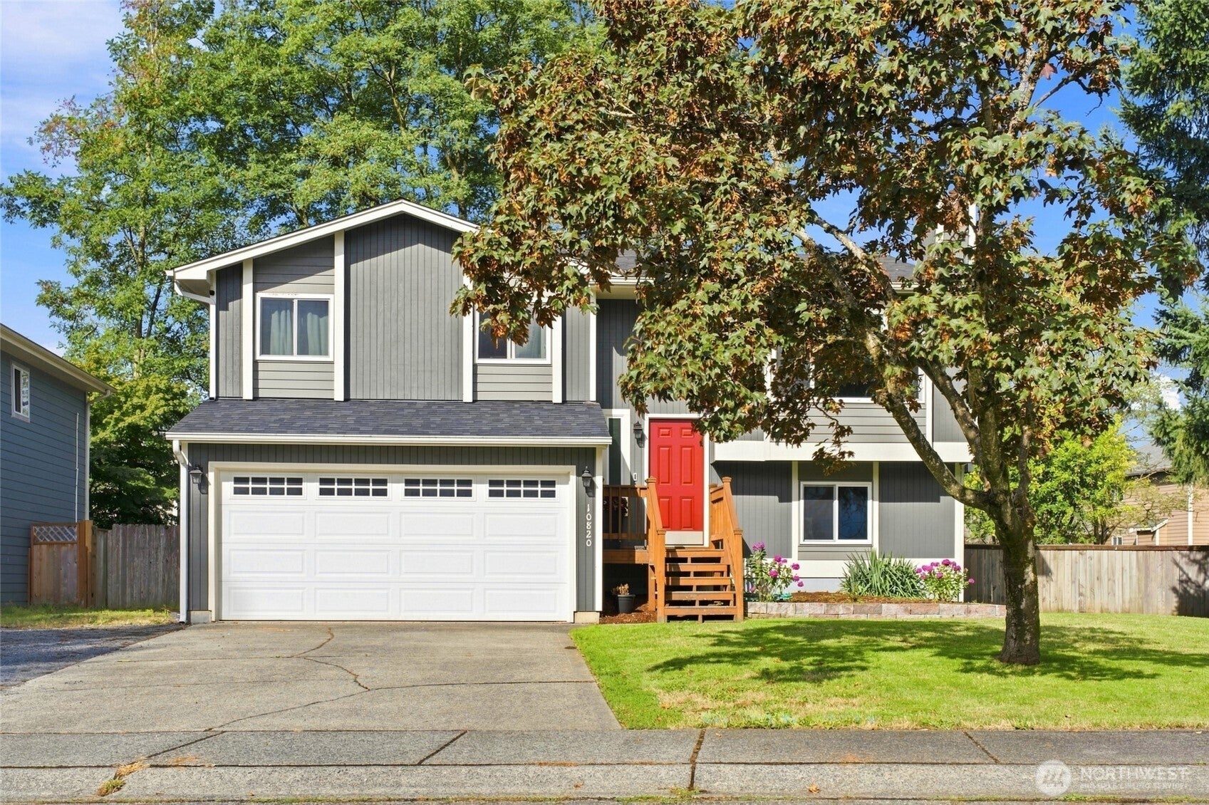 10820 54th Drive NE — photo