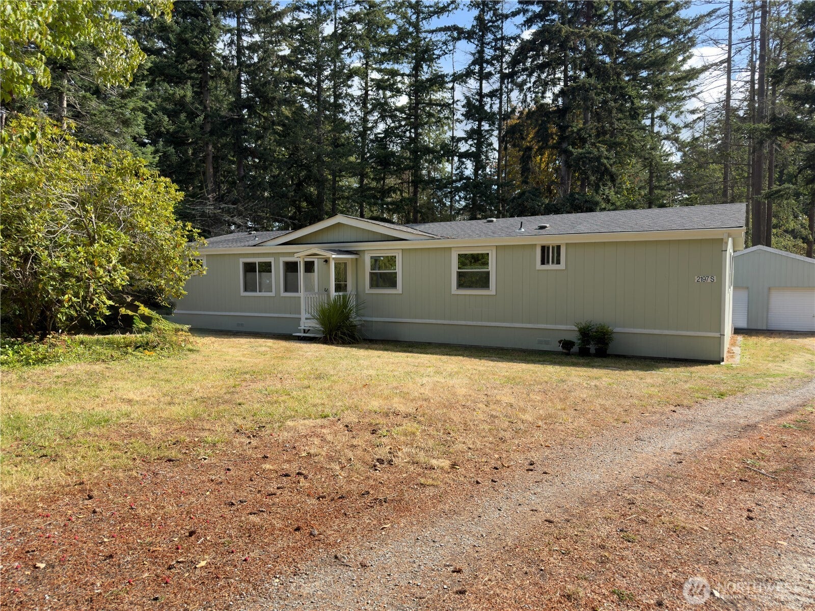 2197 Parker Road — photo