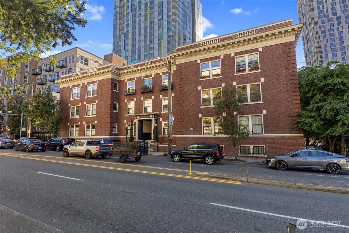 615 Boren Avenue 8 — photo