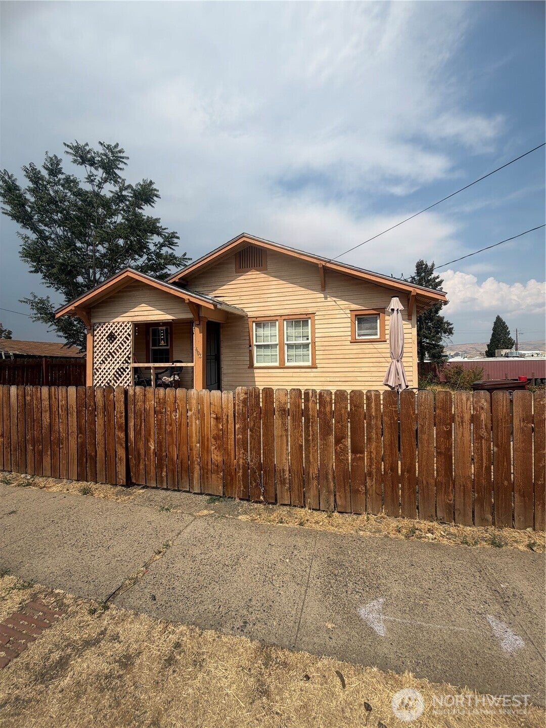 403 Queen Anne — photo