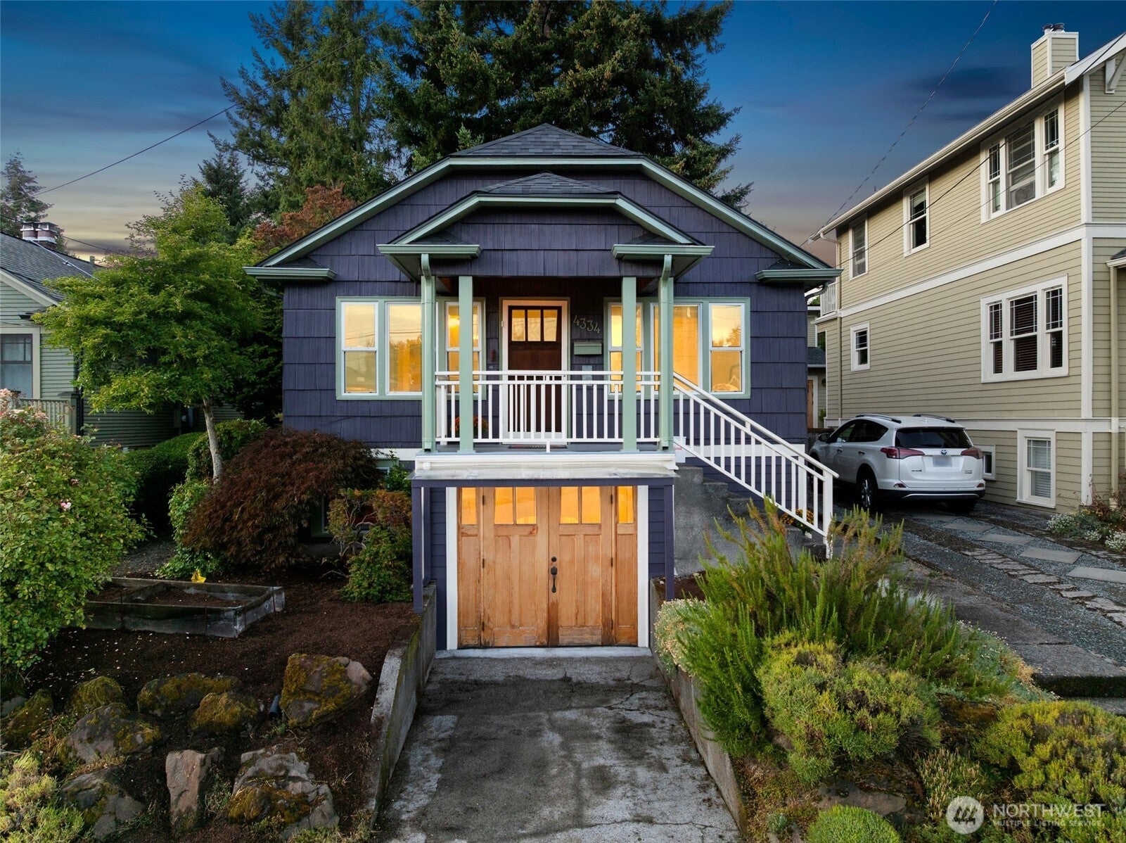 4334 SW Dawson Street — photo