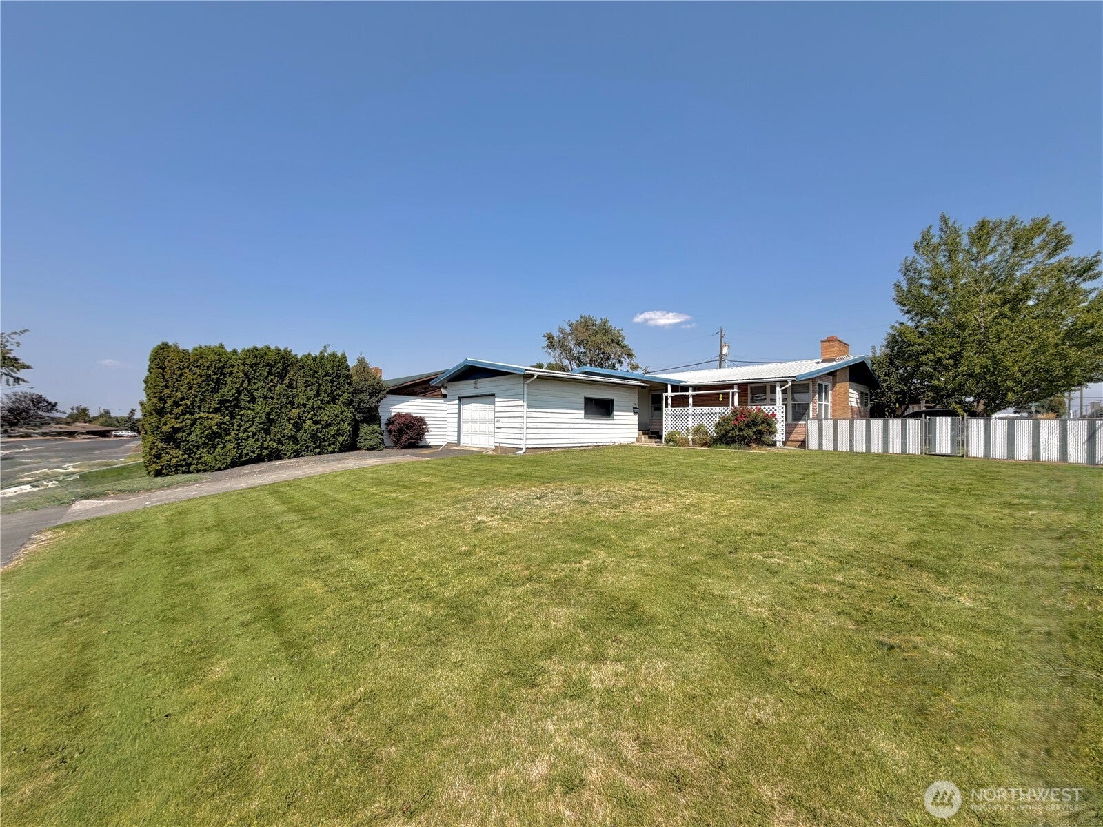 1241 S Skyline Drive — photo