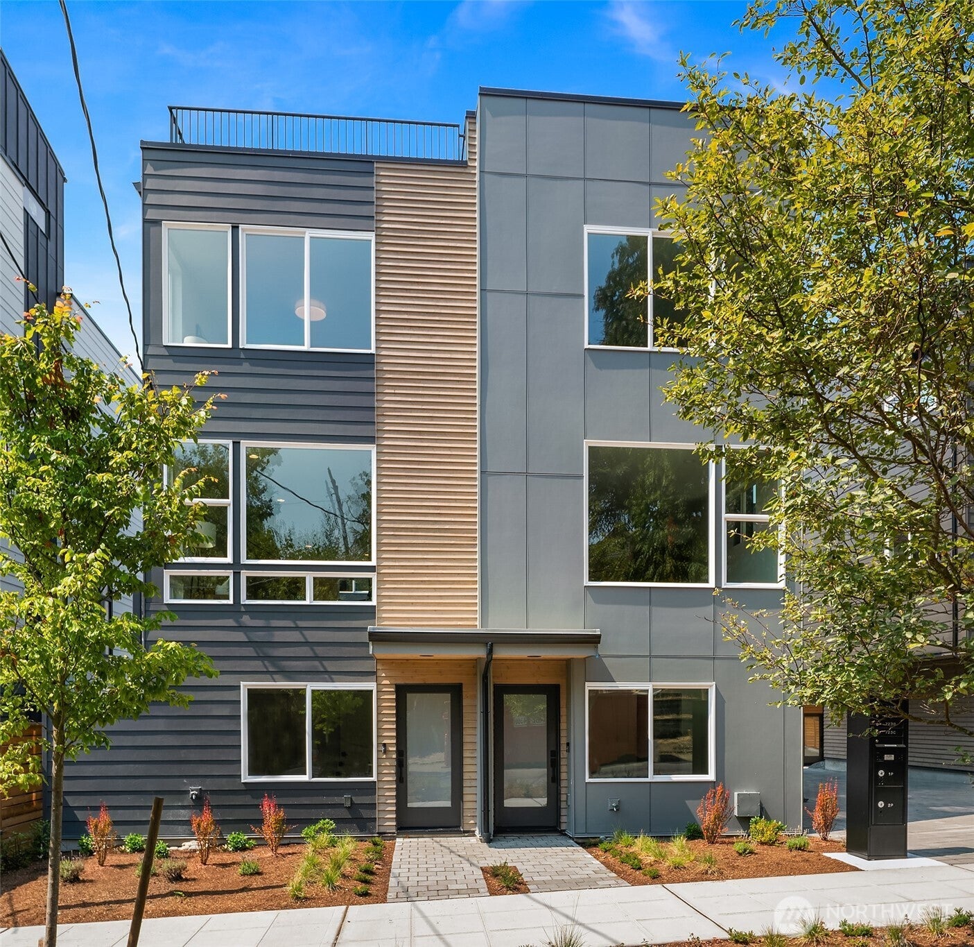 727 15th Avenue C — photo