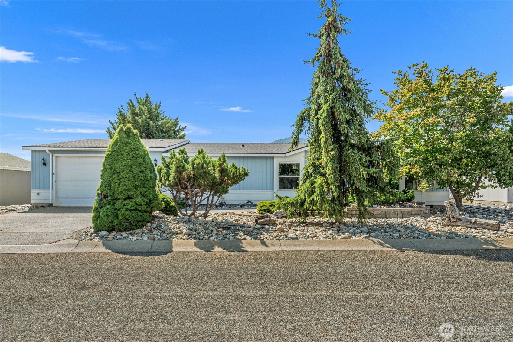 944 Sunrise Drive — photo