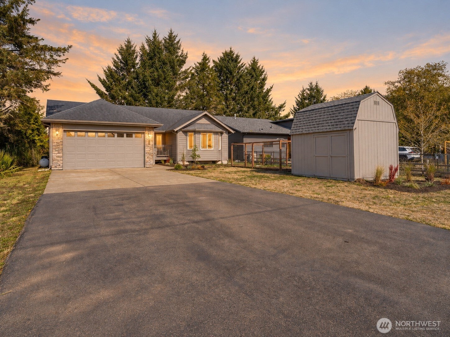 641 Olallie Circle SE — photo