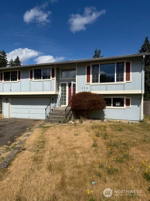 1306 Sherwood Court E — photo