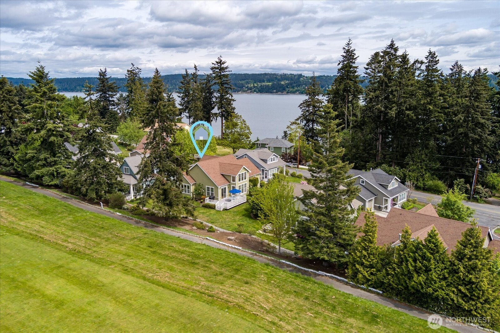 1402 Starview Court — photo