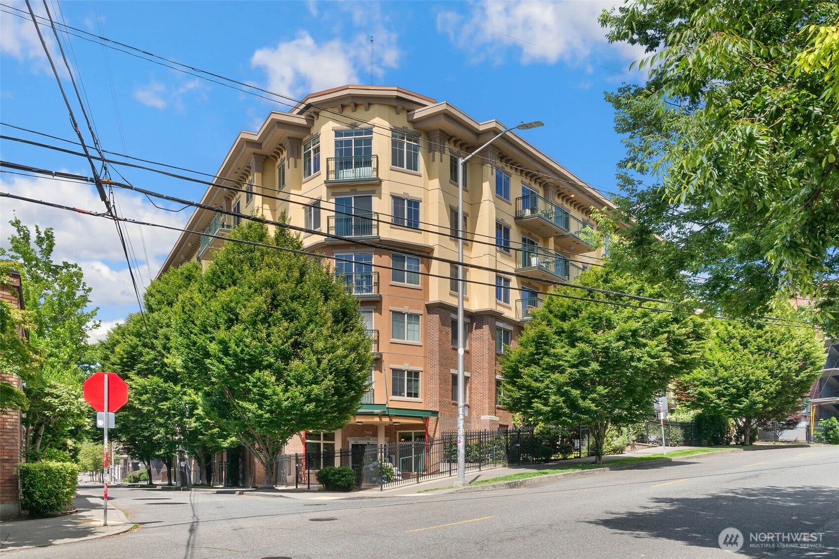 700 E Denny Way 203 — photo