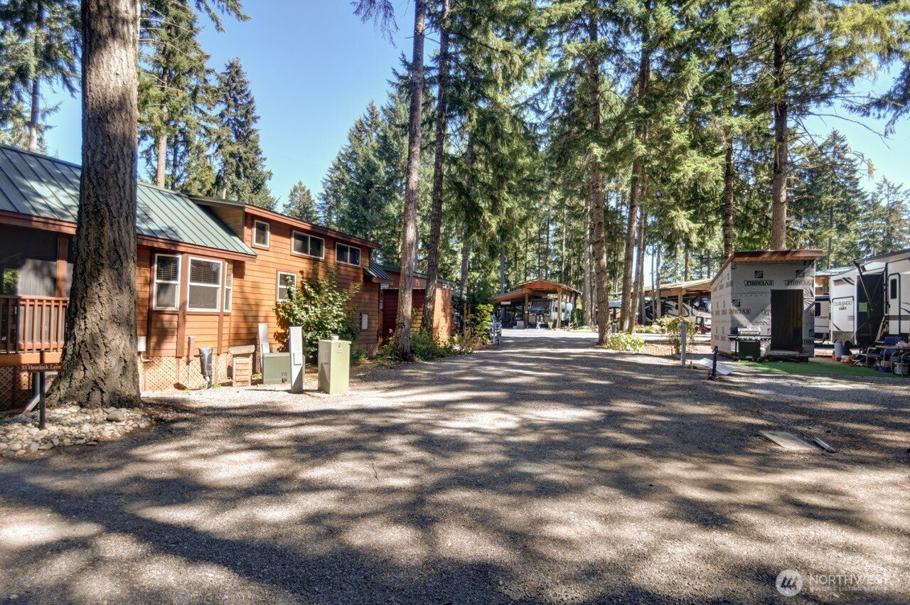 1546 Reservation Road SE 200 — photo