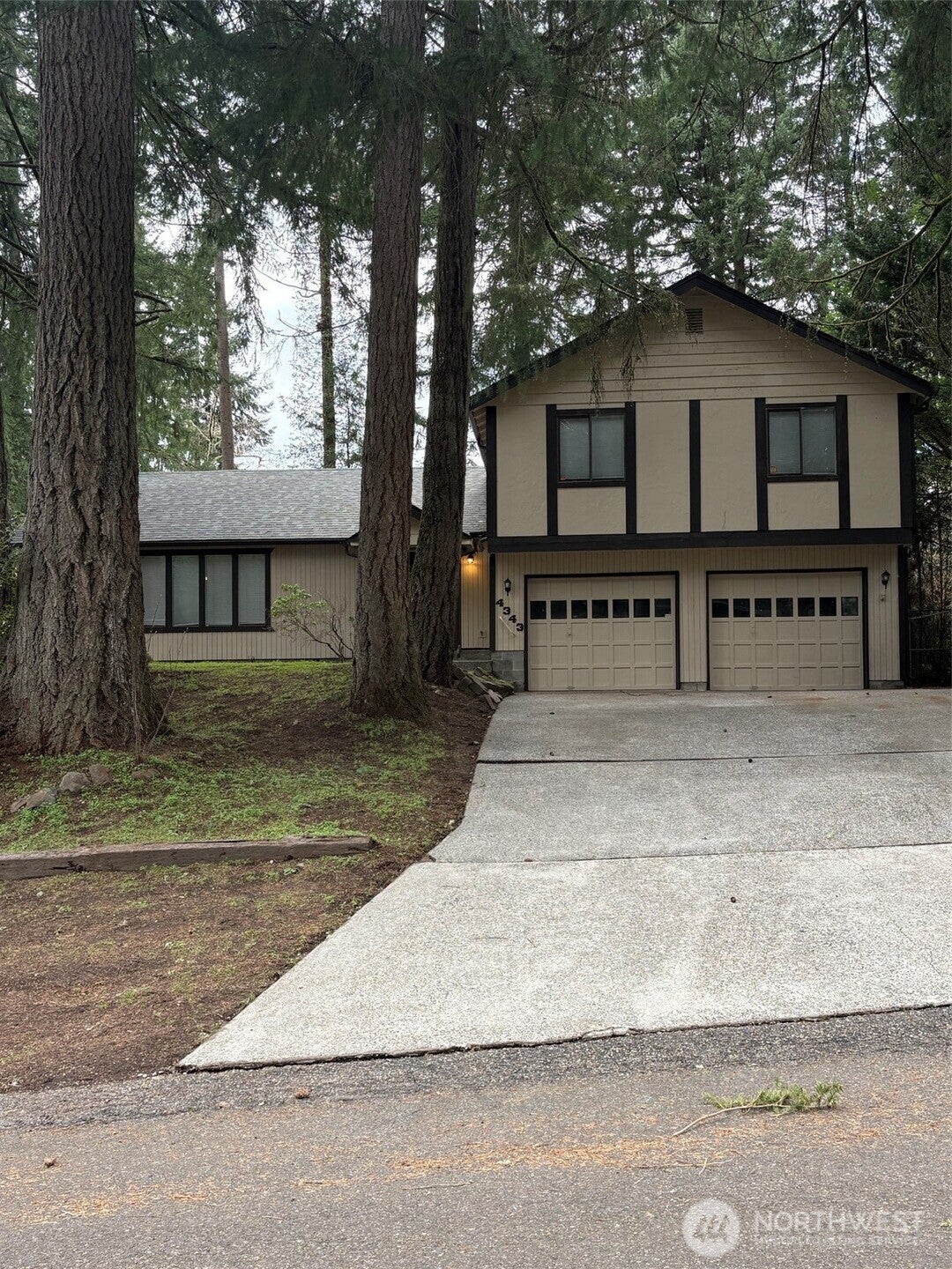 4343 Highline Drive SE — photo