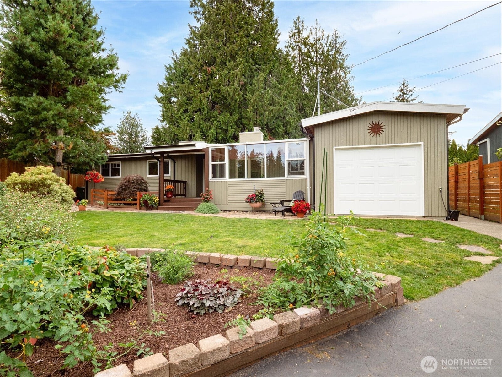 9626 Laurel Lane — photo