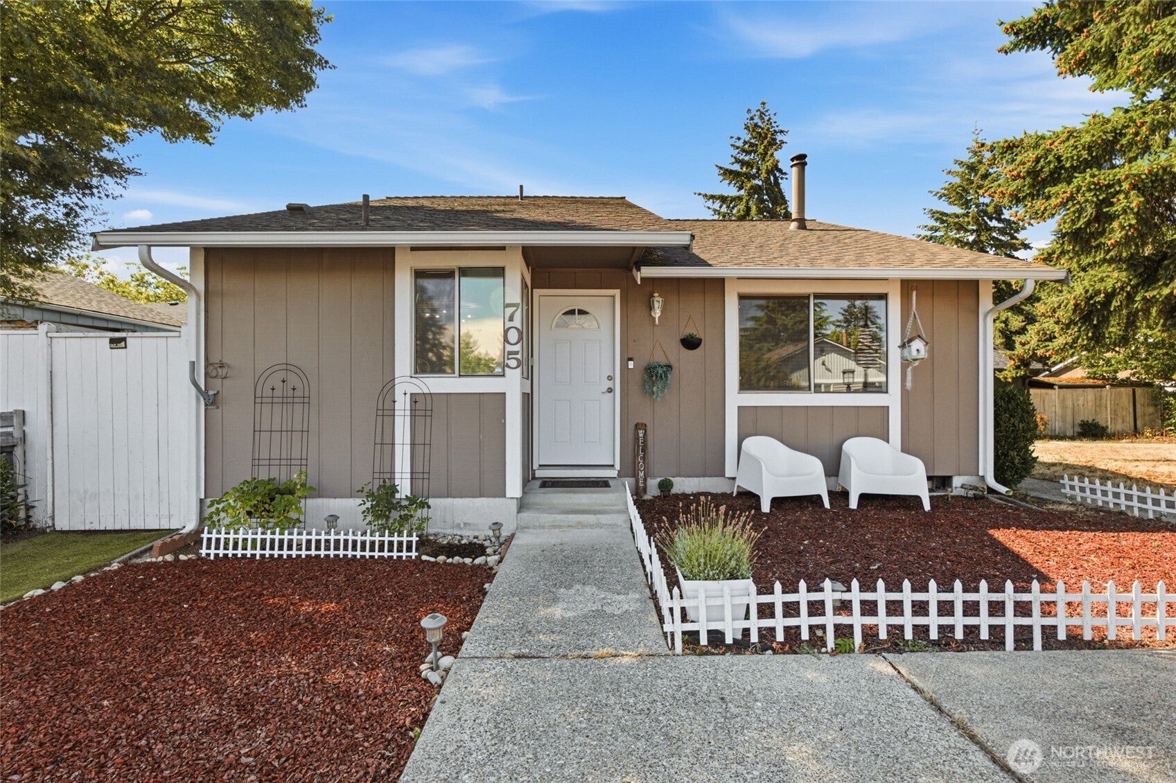 705 Lucerne Lane SE — photo