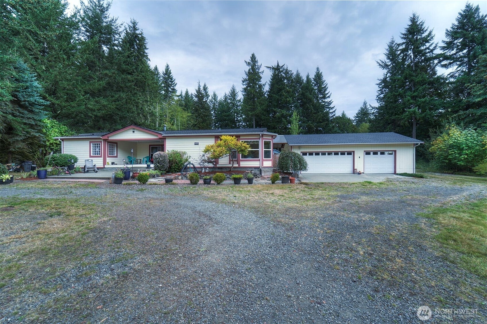 462 NW Equestrian Drive — photo