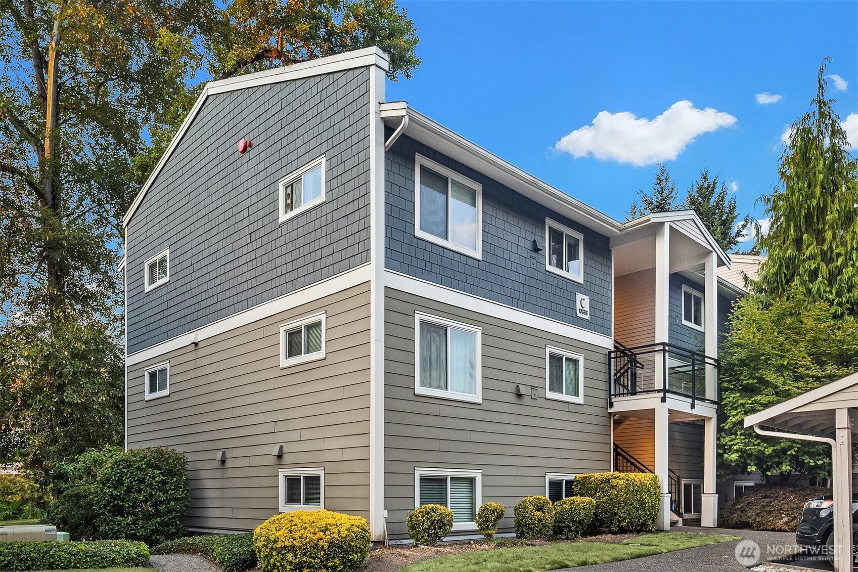 10838 e riverside dr #C102, BOTHELL WA 98011 — photo 2