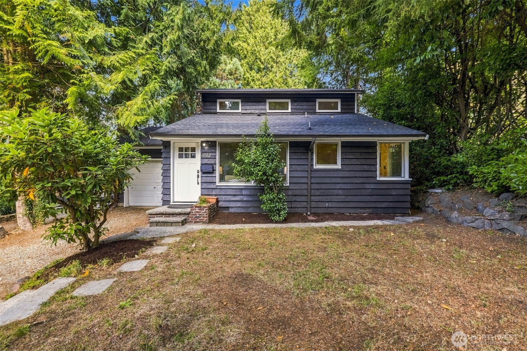 4512 SW Director Place — photo