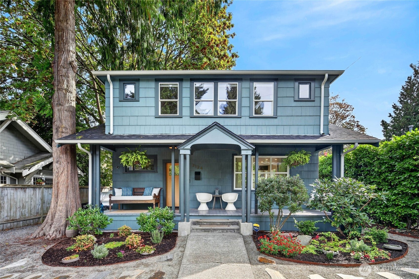 7124 Wright Avenue SW — photo