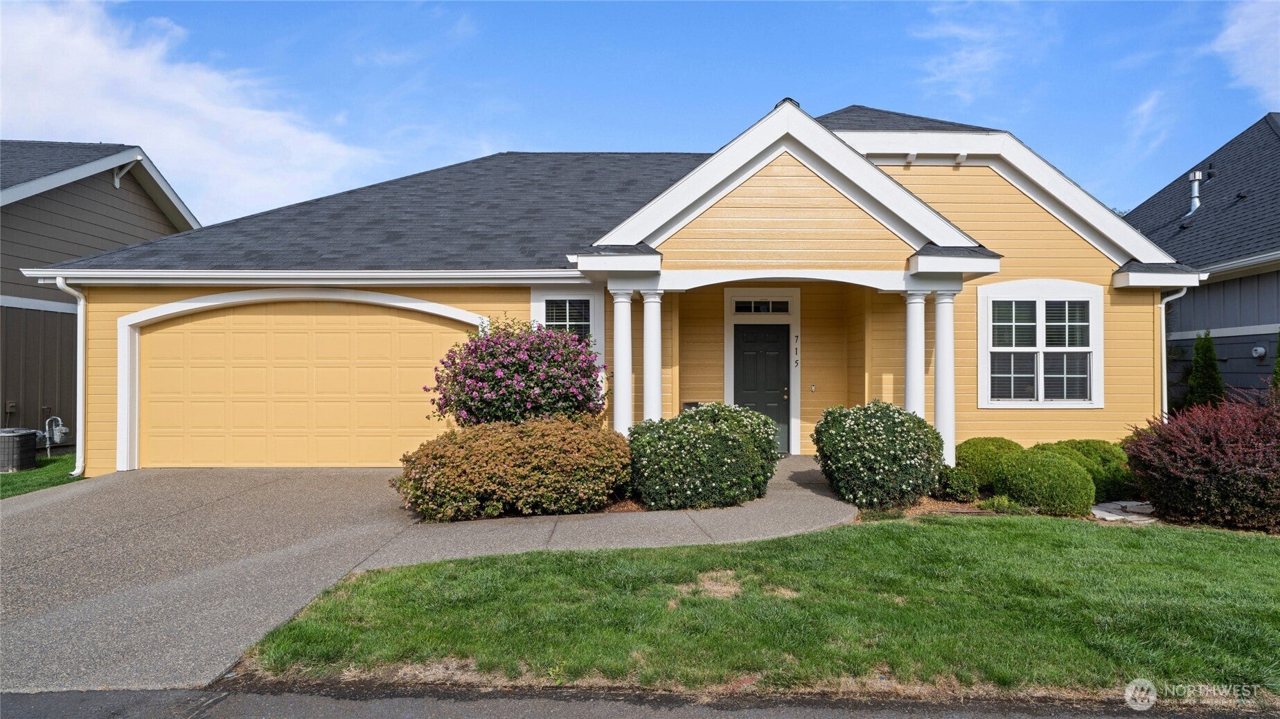 715 SE Heron Drive — photo