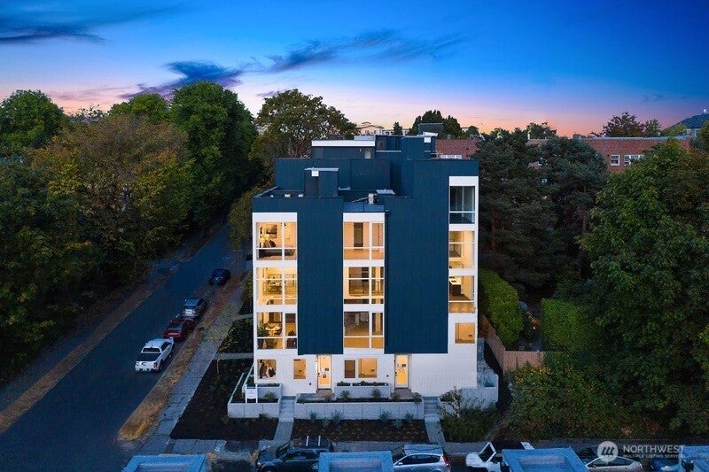 1509 E Olive Street — photo
