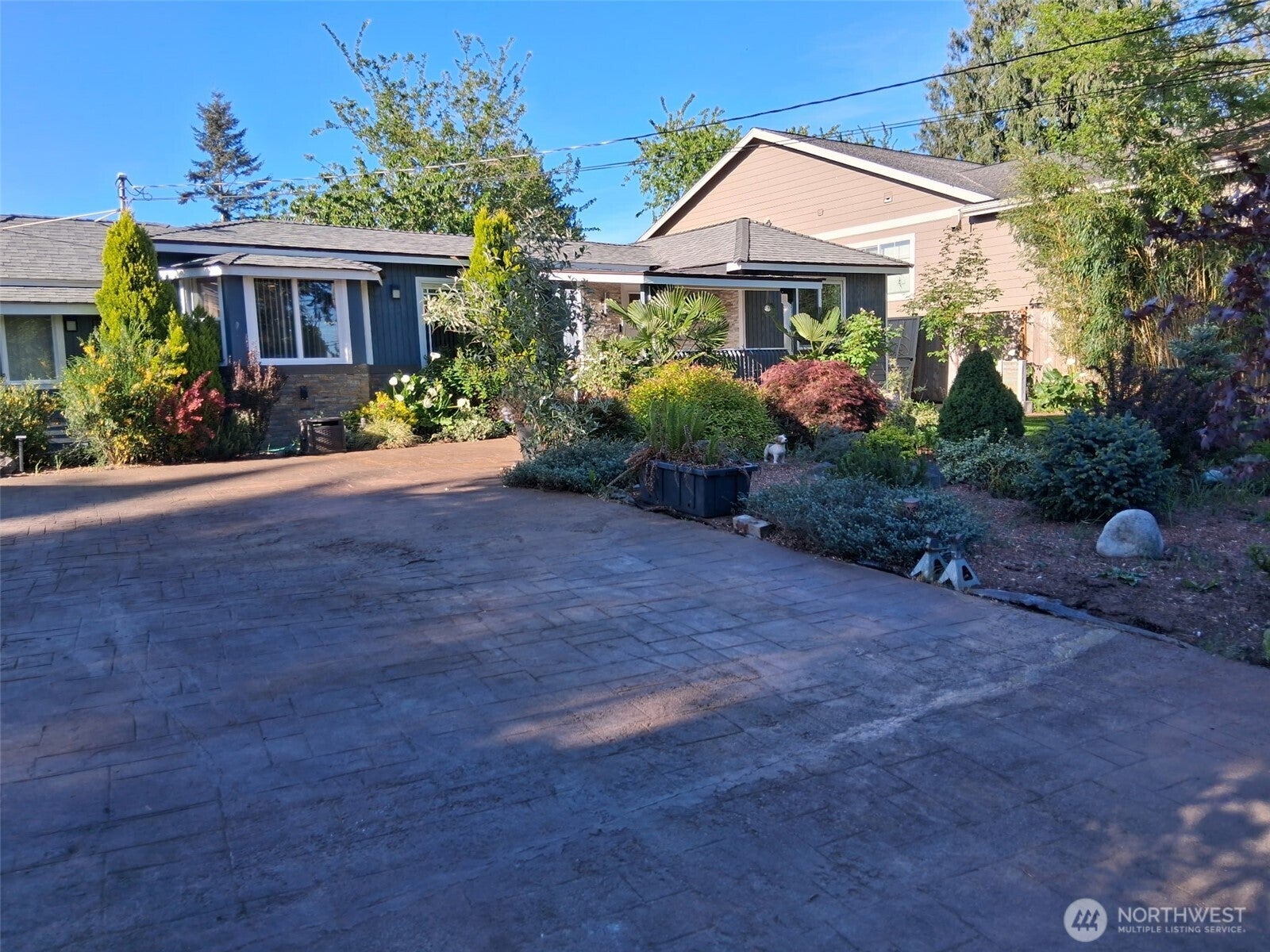 8242 S 128th Street — photo
