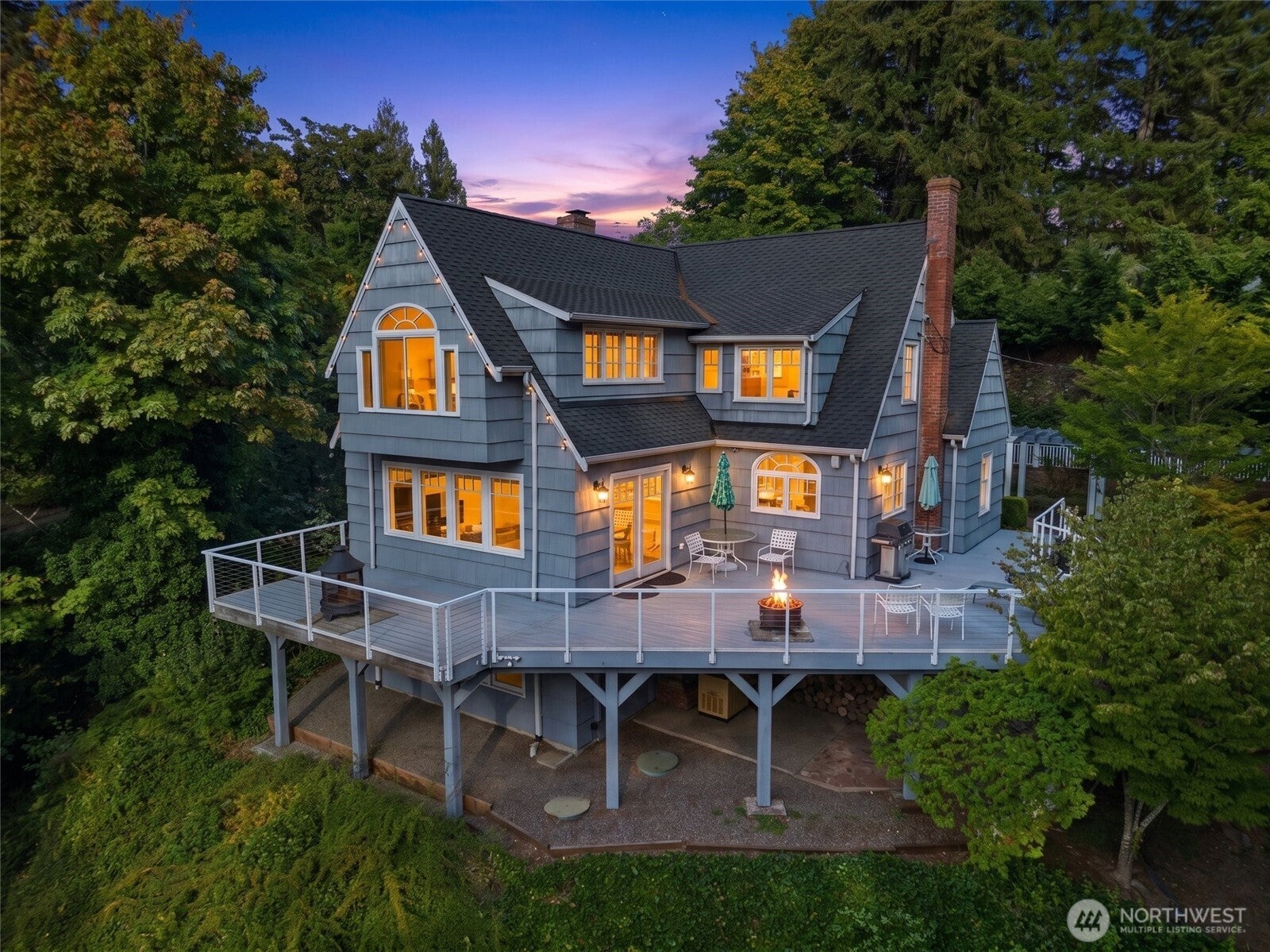 4943 Indian Road NE — photo