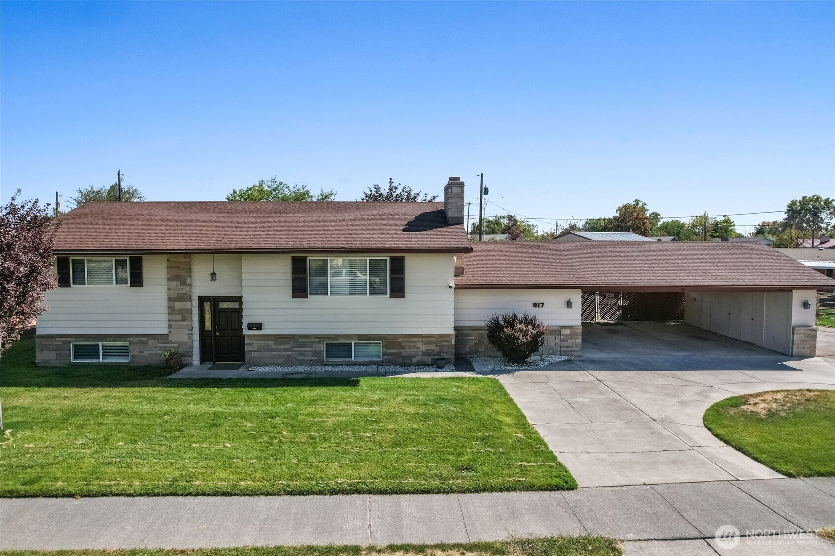 917 S Dahlia Drive — photo