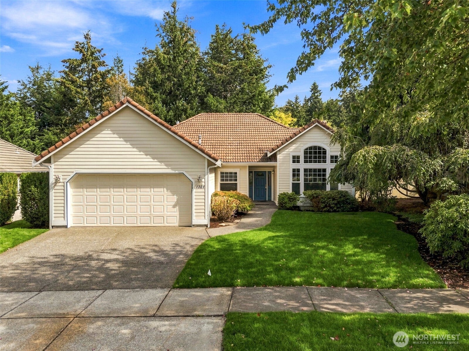 4204 Campus Green Drive NE — photo