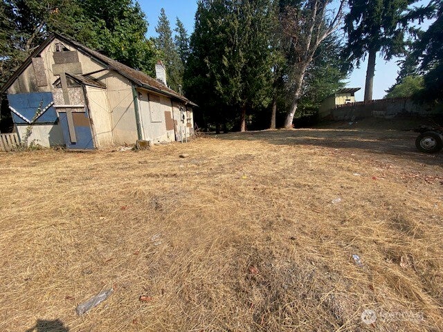 2843 Military Road S — photo