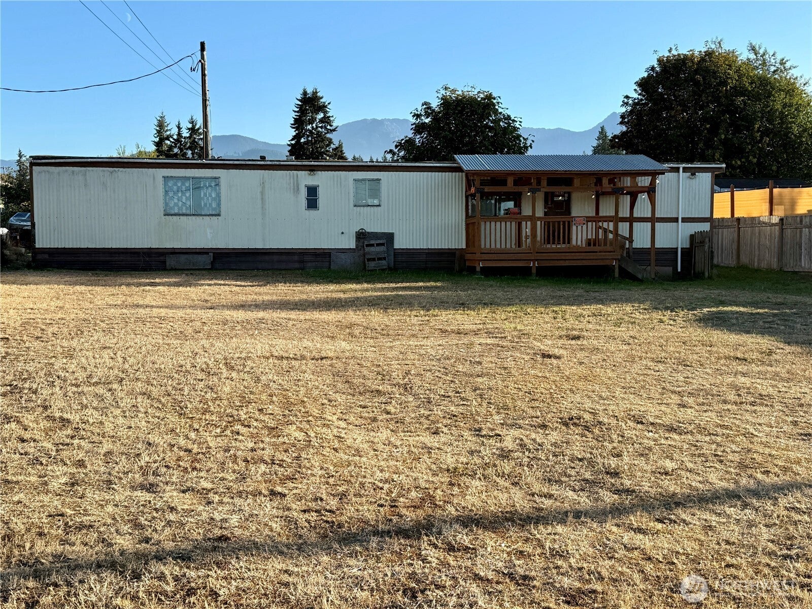 2362 E 6th Ave — photo