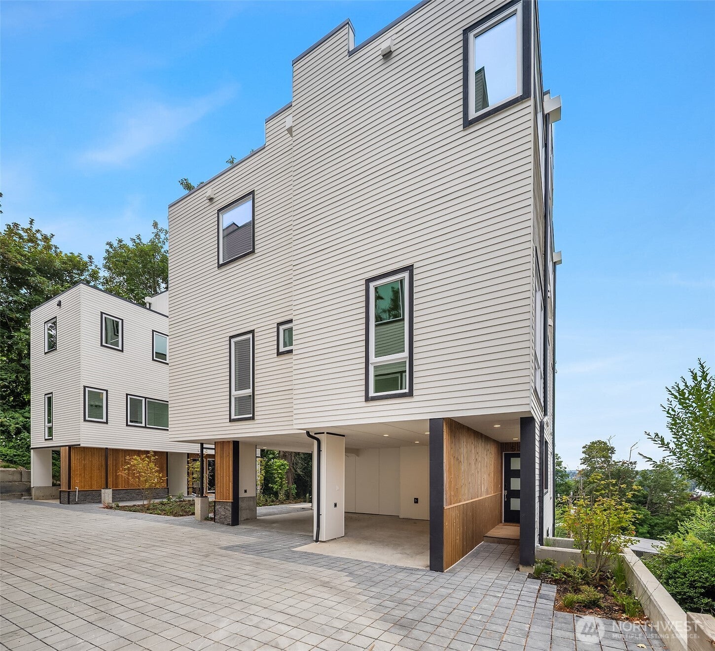 530 W Barrett Street — photo