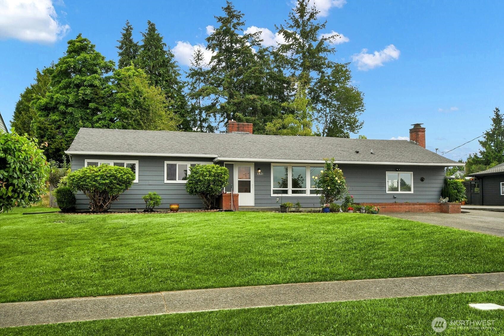 1321 N Skyline Drive — photo