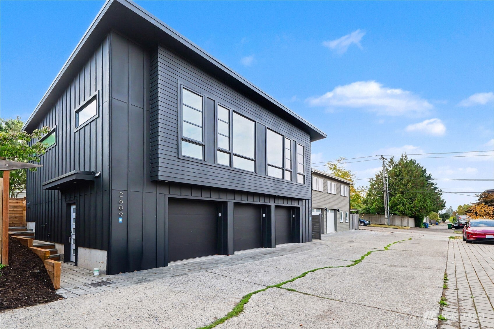 2609 31st Avenue W B — photo