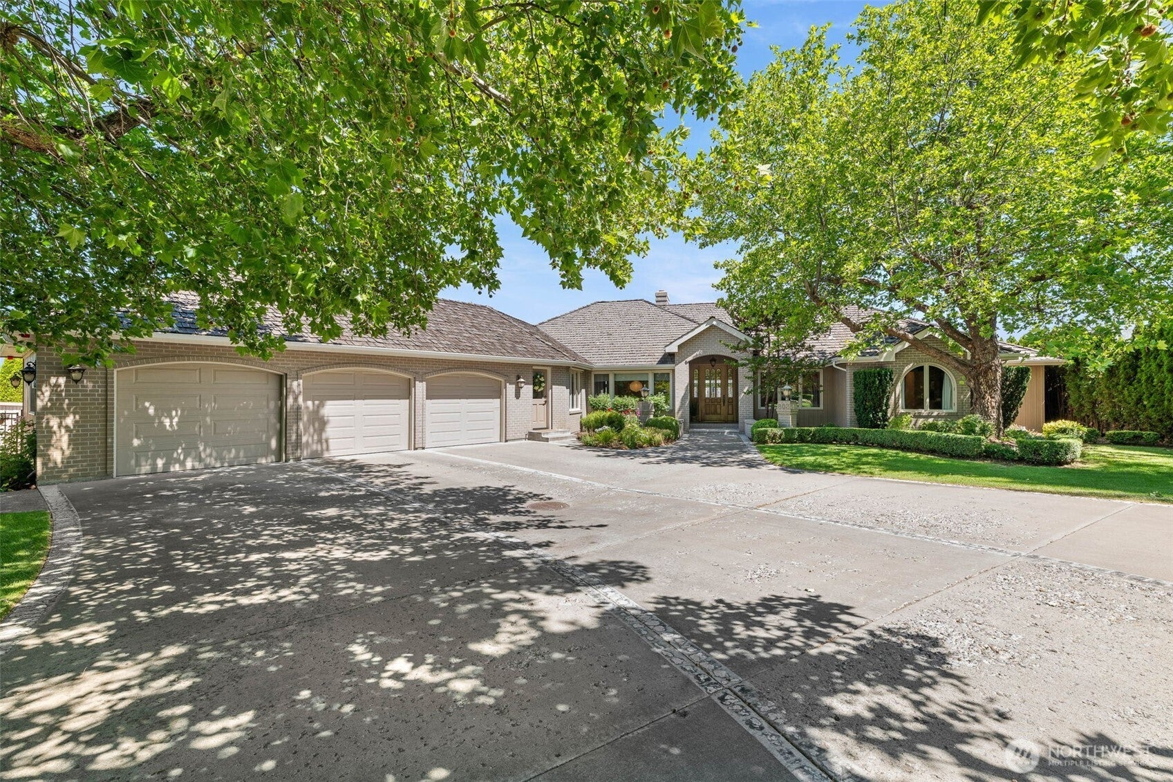 803 Cobblestone Pl — photo