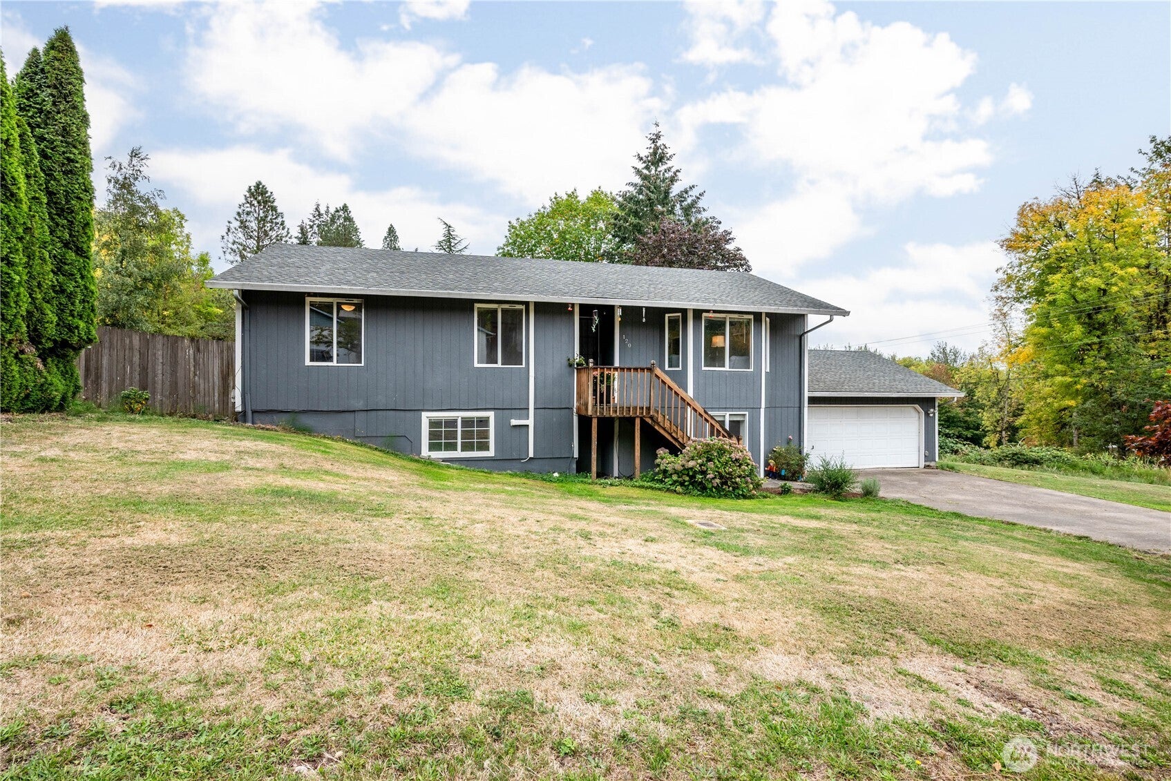 120 Apple Lane — photo
