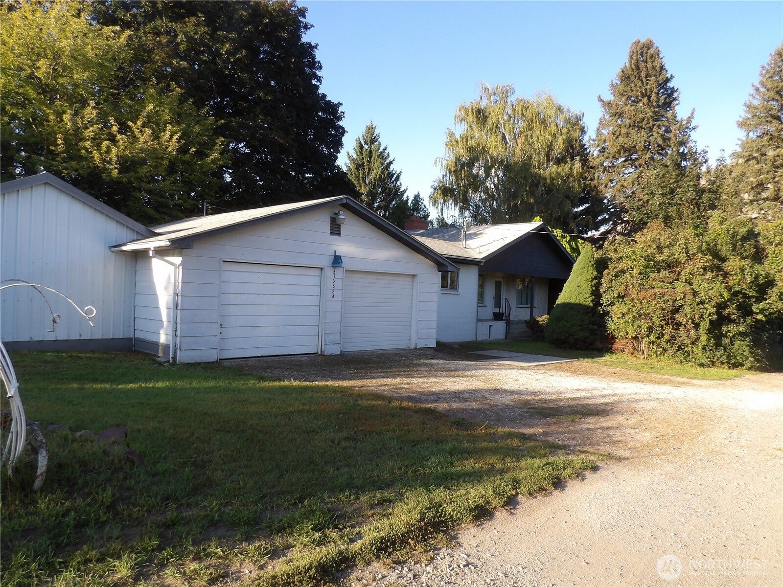 31688 Highway 97 — photo