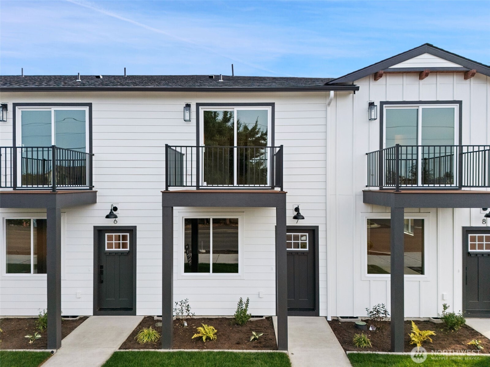 669 W Hendrickson #7 — photo