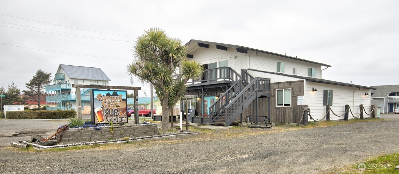 798 Ocean Shores Boulevard NW — photo