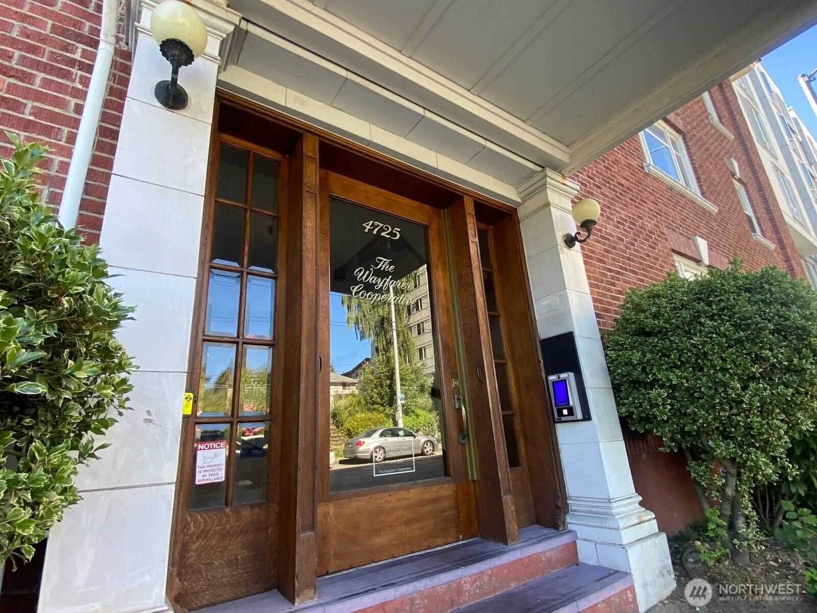 4725 15th Avenue NE #14 — photo