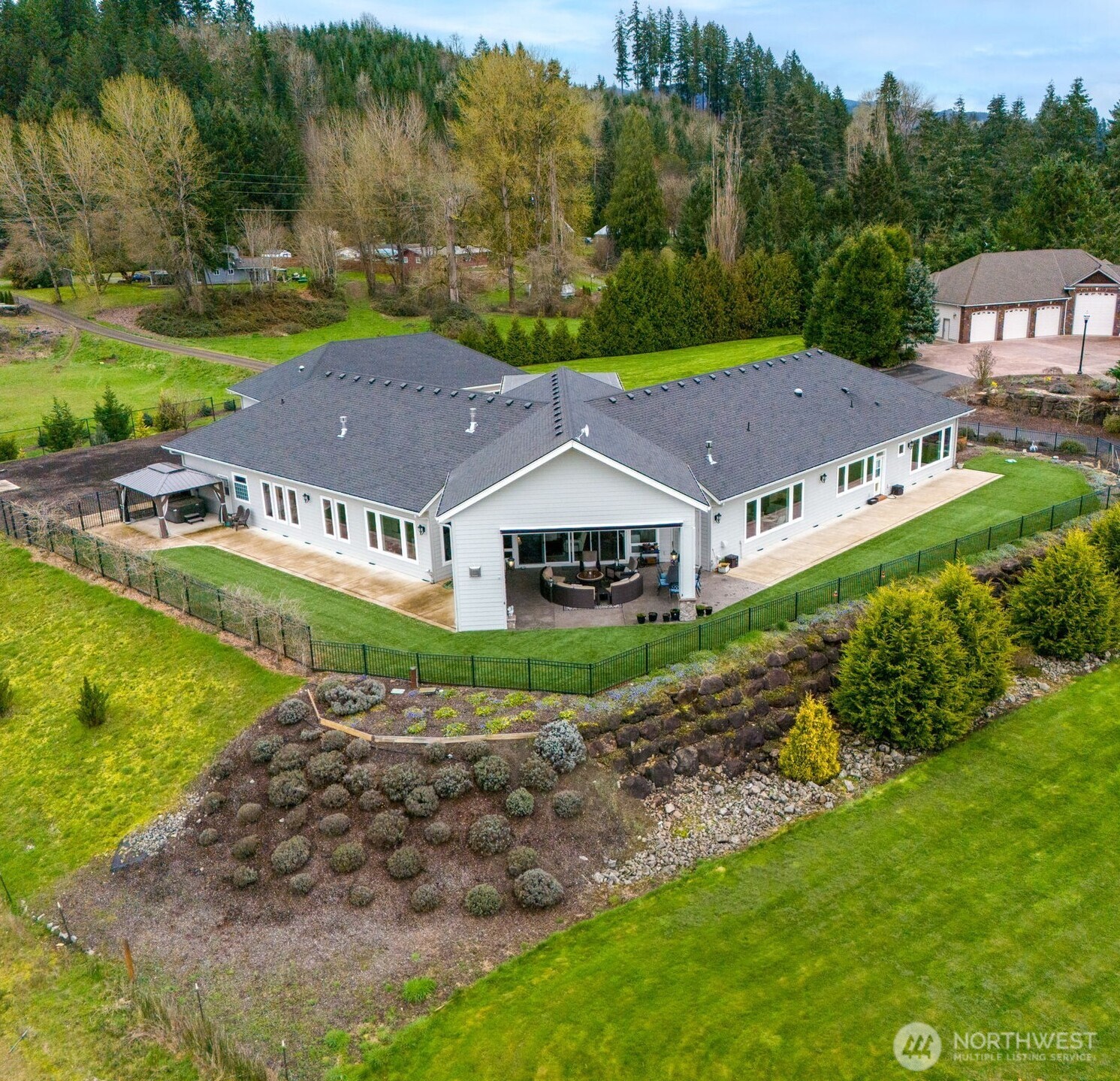 2567 Lewis River Road — photo