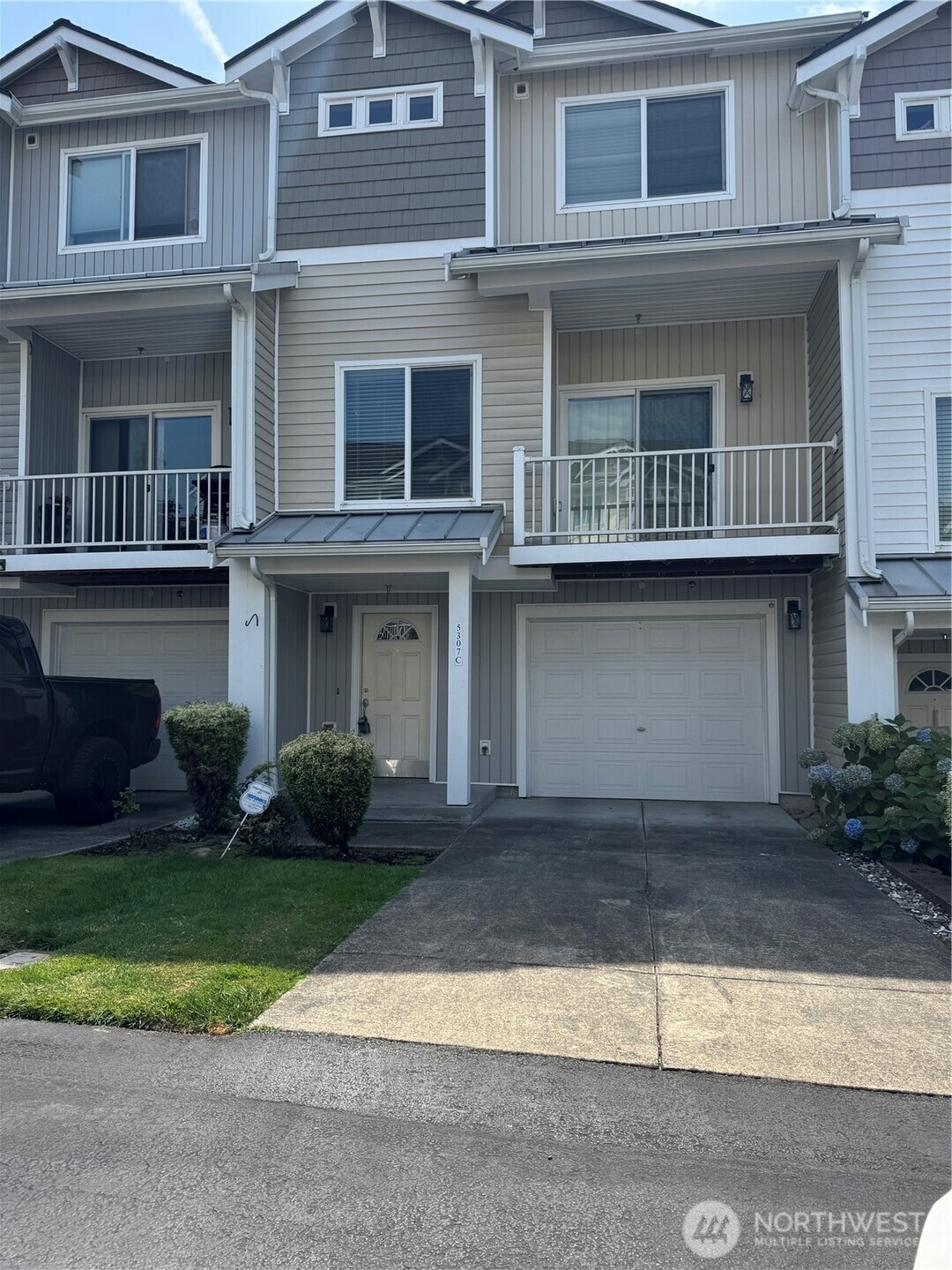 5307 Military Road E #C — photo
