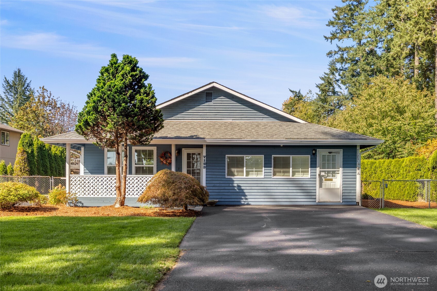 7123 Lakeside Street SW — photo
