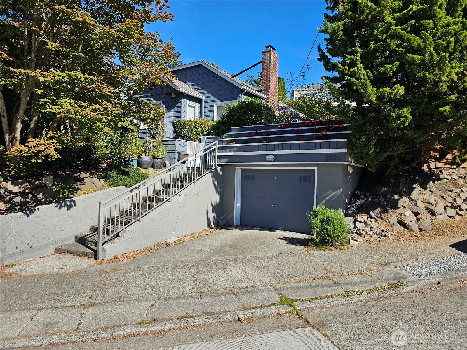 2822 Prosch Avenue W — photo