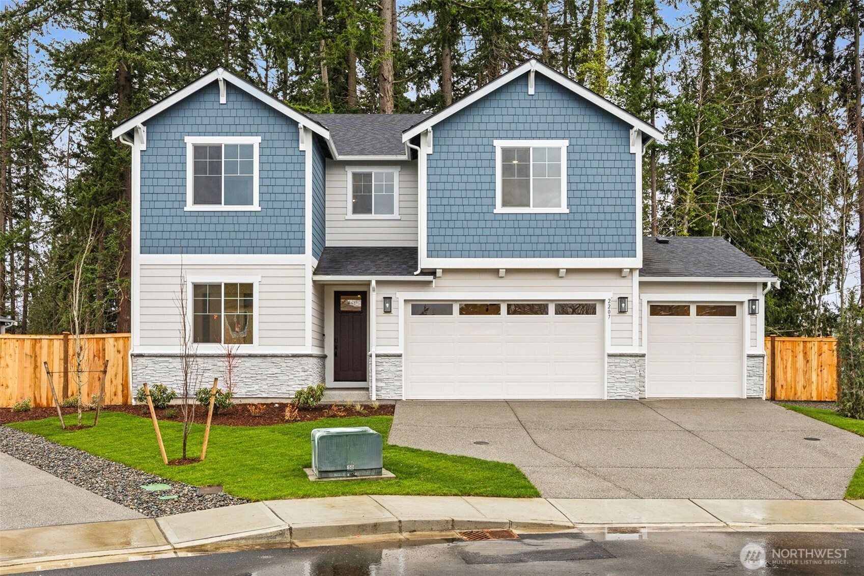 2207 Oak Court #8 — photo