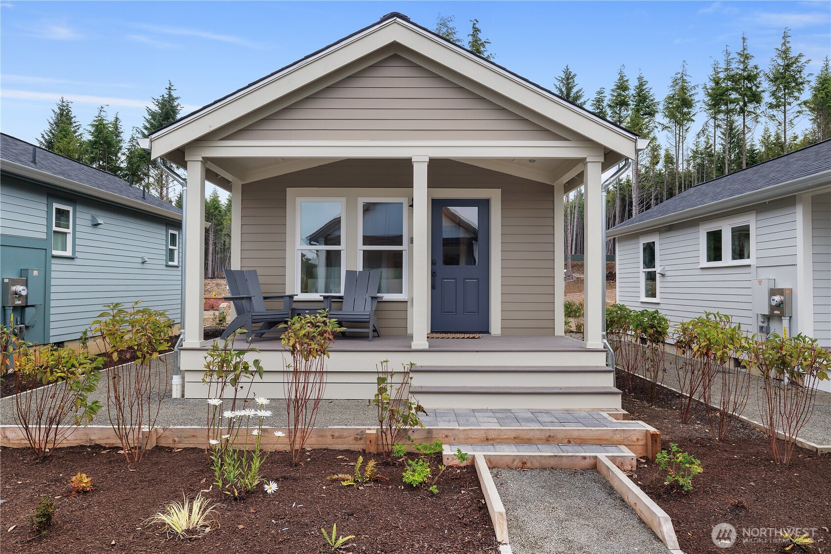 22 Bungalow Loop — photo