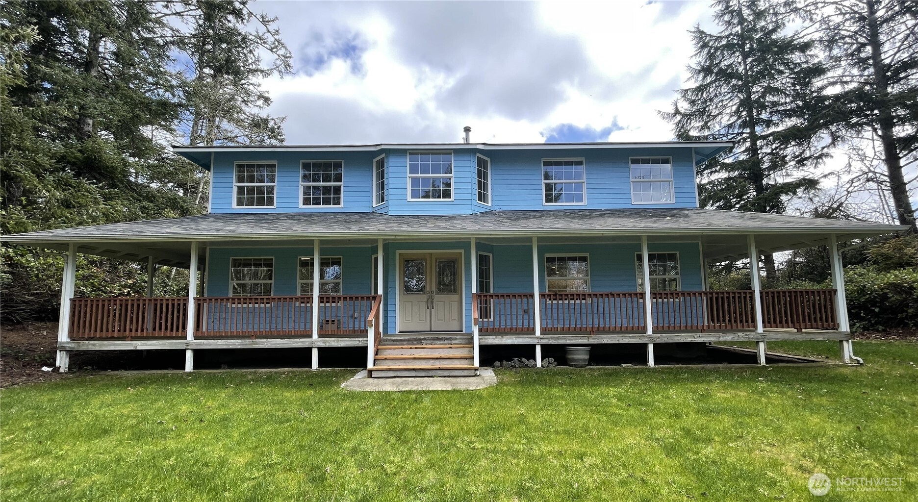653 Sunset Avenue NE — photo