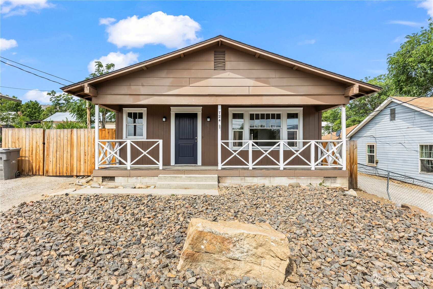 724 S Chelan Avenue — photo
