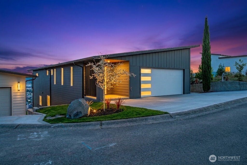 1823 Sam Benn Lane — photo