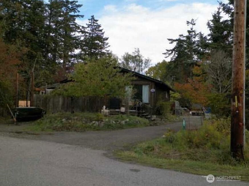 1142 Donald Avenue — photo